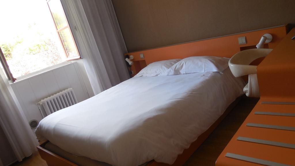 Logis Hotel Restaurant Des Voyageurs Pont-de-Salars 部屋 写真