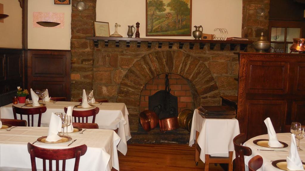 Logis Hotel Restaurant Des Voyageurs Pont-de-Salars エクステリア 写真