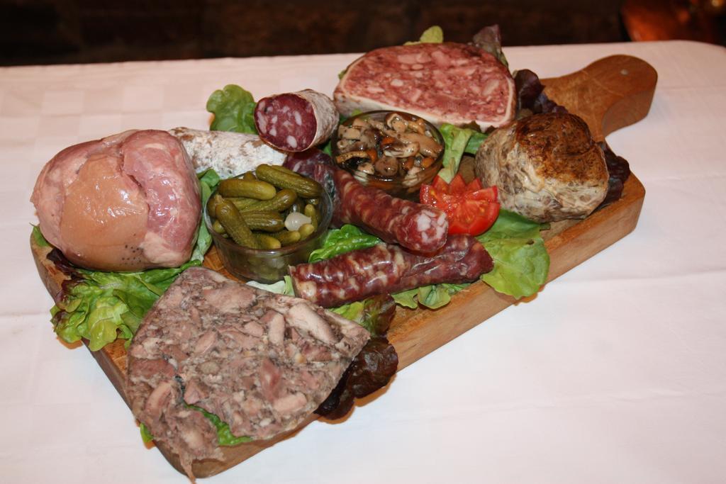 Logis Hotel Restaurant Des Voyageurs Pont-de-Salars 部屋 写真