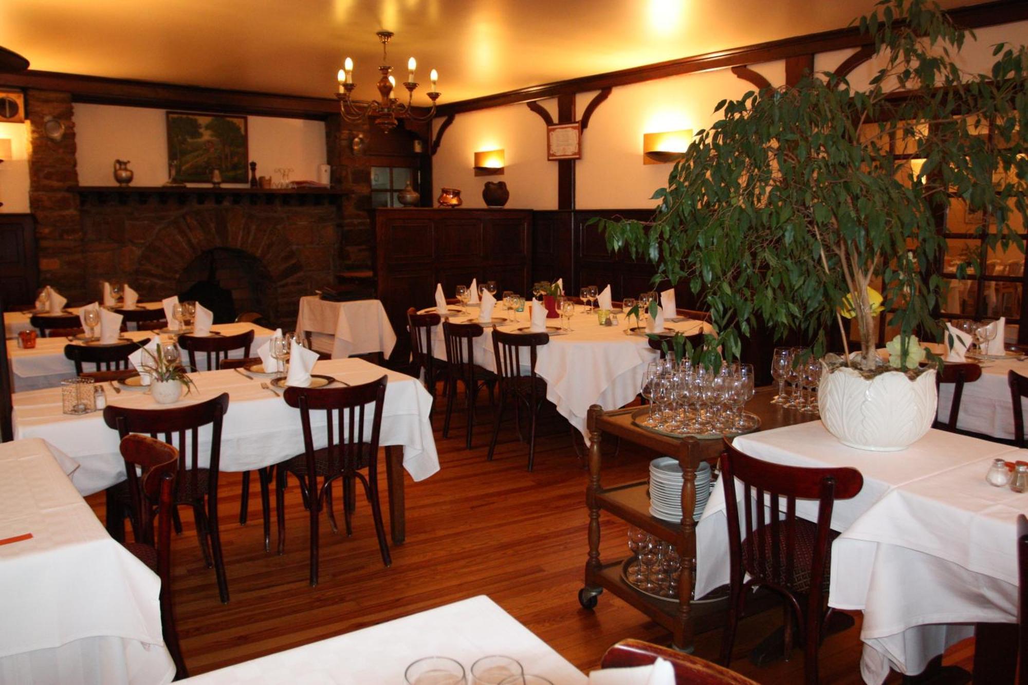 Logis Hotel Restaurant Des Voyageurs Pont-de-Salars 部屋 写真