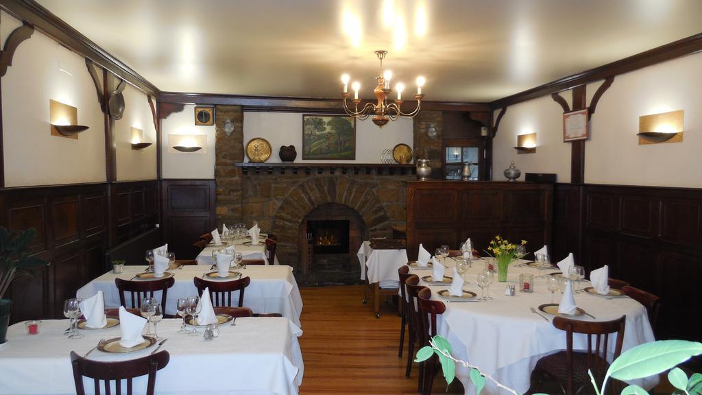 Logis Hotel Restaurant Des Voyageurs Pont-de-Salars エクステリア 写真