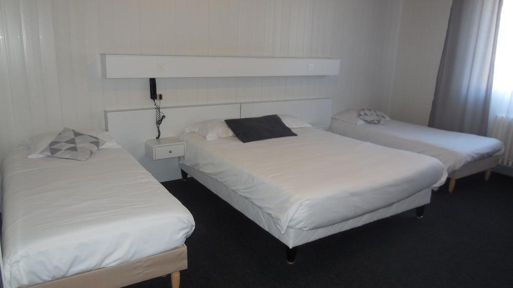 Logis Hotel Restaurant Des Voyageurs Pont-de-Salars エクステリア 写真