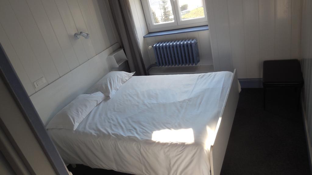 Logis Hotel Restaurant Des Voyageurs Pont-de-Salars エクステリア 写真