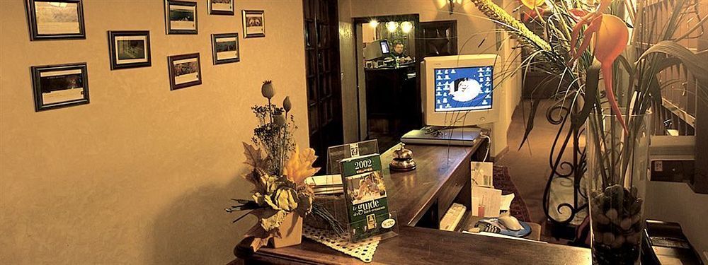 Logis Hotel Restaurant Des Voyageurs Pont-de-Salars エクステリア 写真