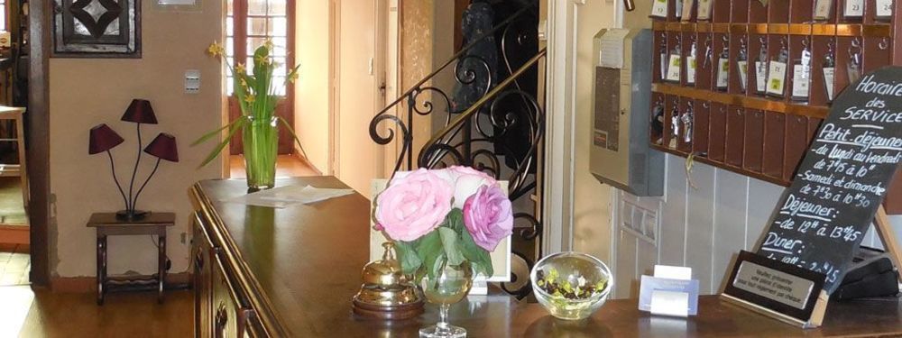 Logis Hotel Restaurant Des Voyageurs Pont-de-Salars エクステリア 写真