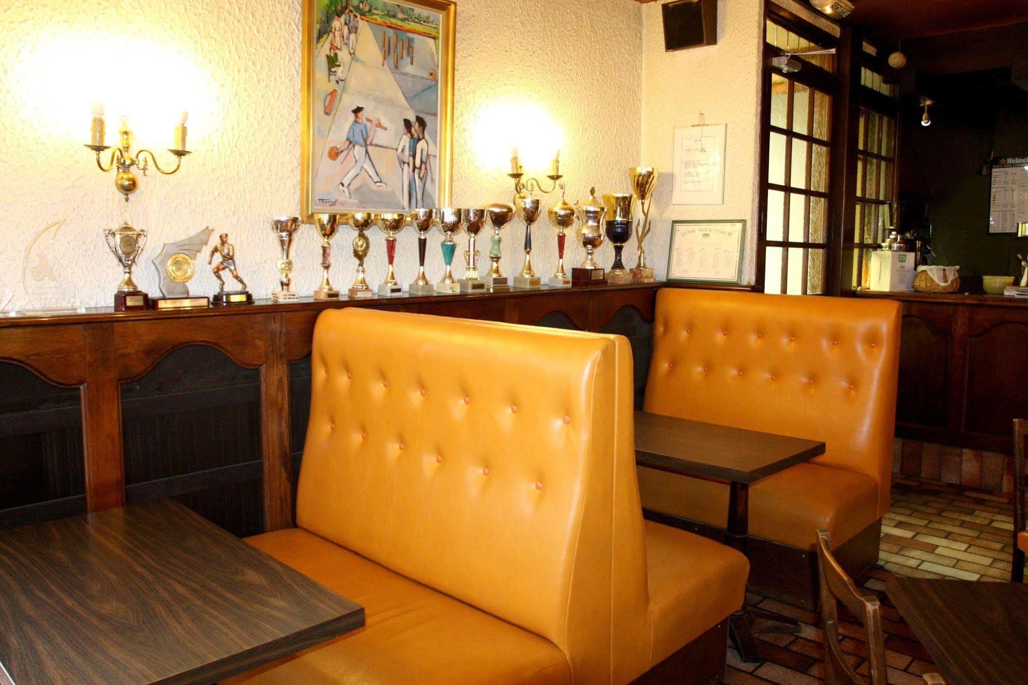Logis Hotel Restaurant Des Voyageurs Pont-de-Salars エクステリア 写真