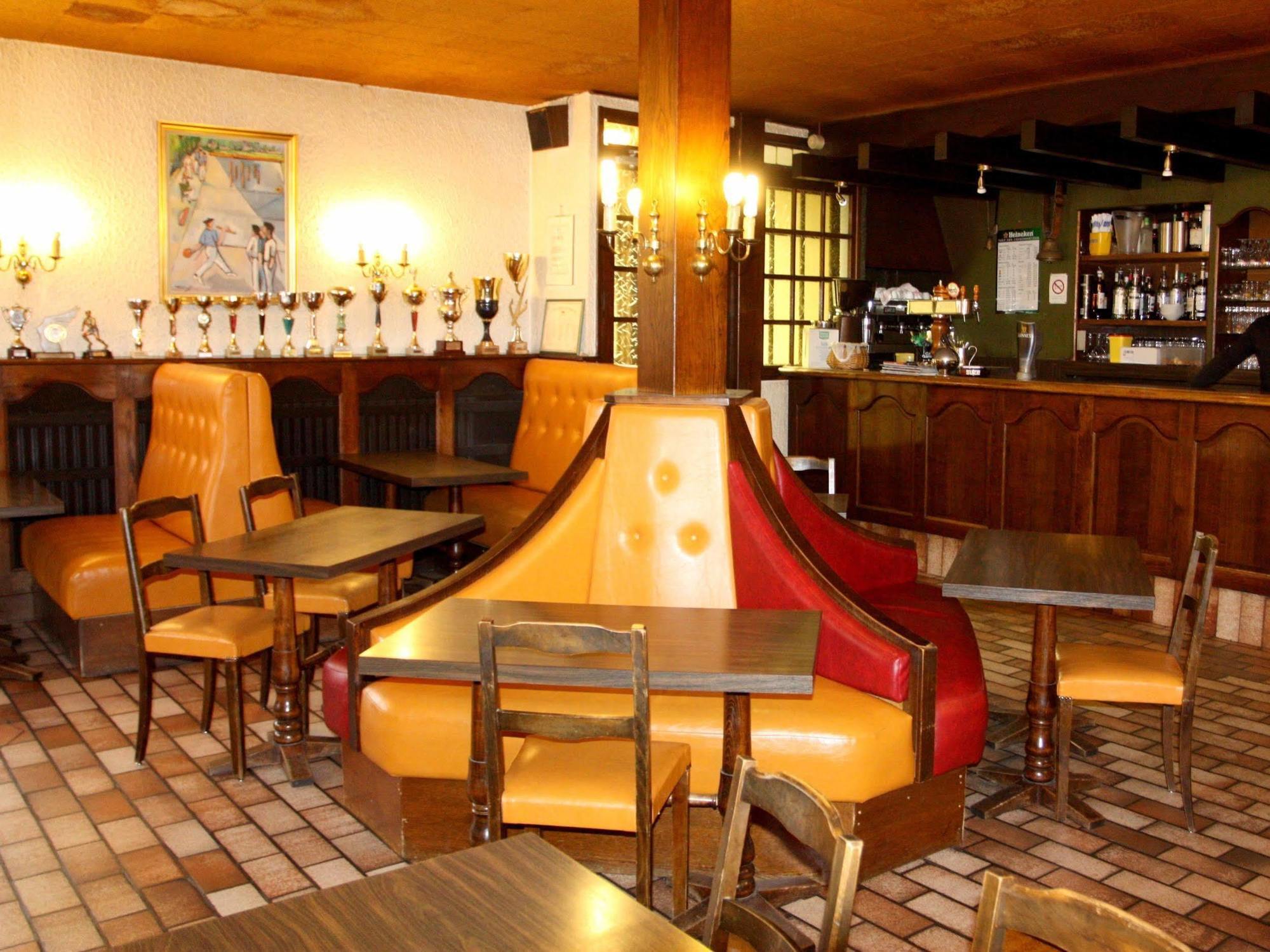 Logis Hotel Restaurant Des Voyageurs Pont-de-Salars エクステリア 写真