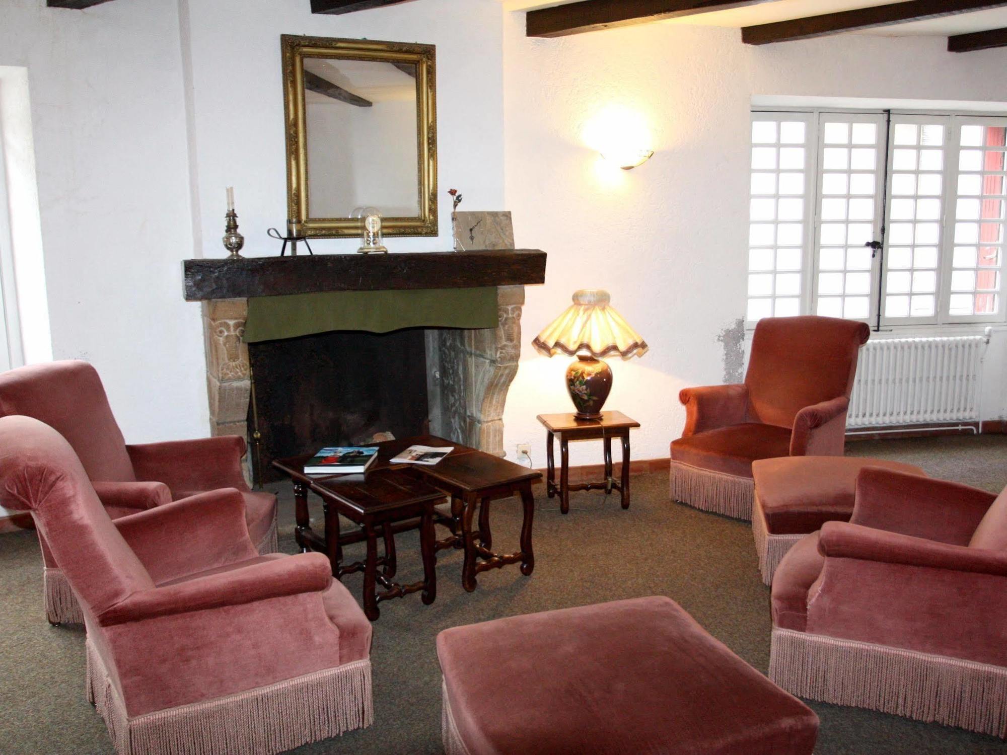 Logis Hotel Restaurant Des Voyageurs Pont-de-Salars エクステリア 写真